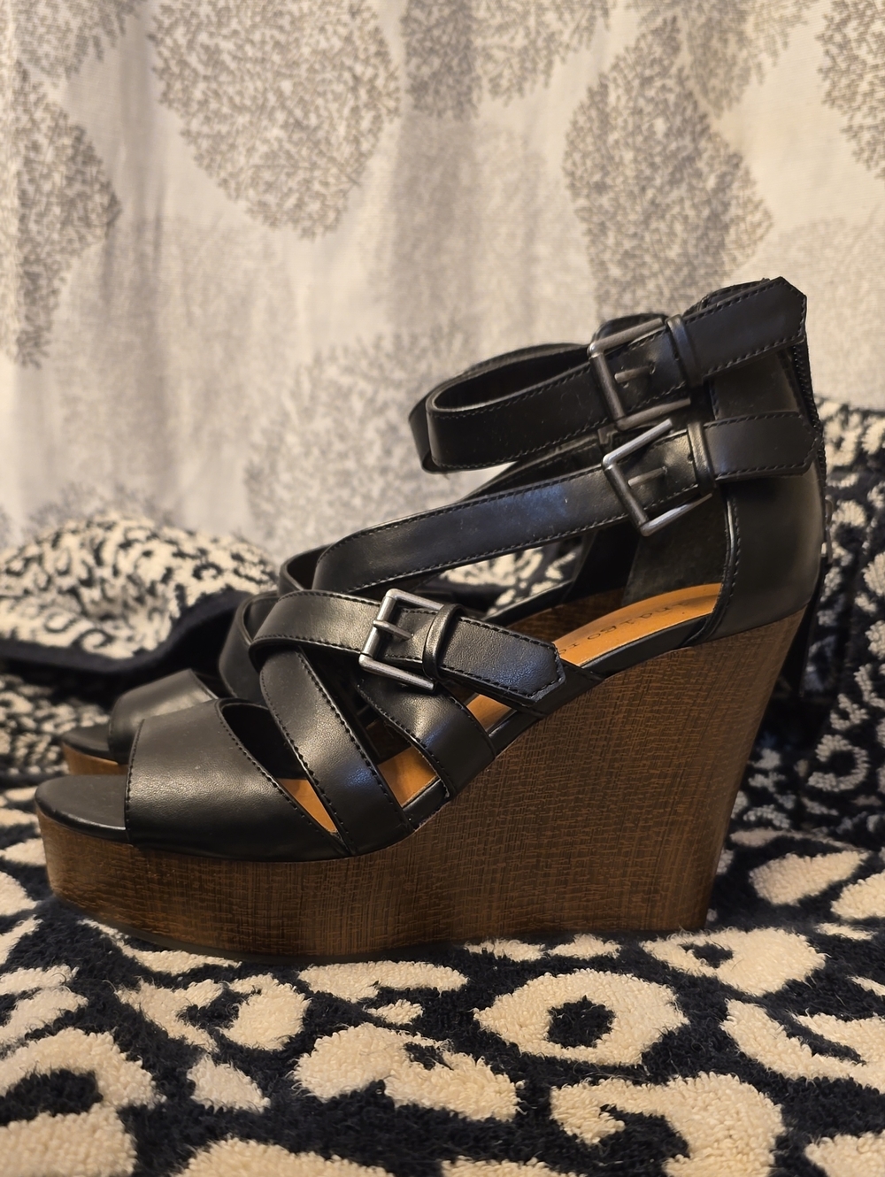 Indigo Black Strappy Wedge Sandals with Wood-Textured Heel